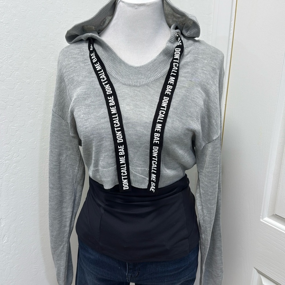 Forever 21 Cropped Sweater - Picture 1 of 2